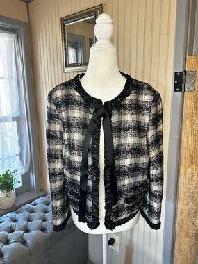 Worth Wool Cropped Jacket Size 10 Black White Tweed Chanel Style Embellished